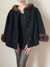 Load image into Gallery viewer, 50s Black Mink Collar Sherpa Wool Coat (M)