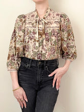 Load image into Gallery viewer, 1970s Brown Floral Button Up Pussy Bow Blouse (M)