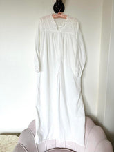 Load image into Gallery viewer, Antique Edwardian White Cotton Prairie Button Down Nightdress (S/M)
