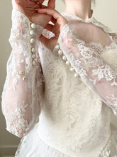 Load image into Gallery viewer, 40s 50s Tulle Lace Victorian Style Wedding Dress (S)