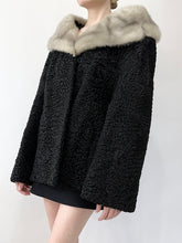 Load image into Gallery viewer, 1960s Black Mink Collar Sherpa Wool Coat (M)