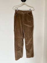 Load image into Gallery viewer, 1970s Taupe Black Tab Velvet Levi’s Pants (28”)