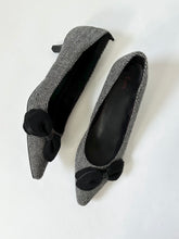 Load image into Gallery viewer, Black Bow Tweed Kitten Heel Pumps (7.5)
