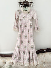 Load image into Gallery viewer, 1970s Lavender Floral Regency Style Prairie Girls Dress (7/8)