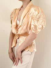 Load image into Gallery viewer, 30s 40s Peach Pink Satin Puff Sleeve Trapunto Quilted Antique Blouse (S)