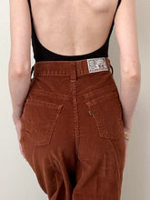 Load image into Gallery viewer, 1970s Black Tab Crimson Corduroy Levi’s Pants (29”)