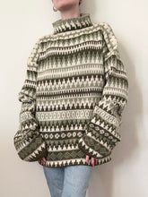 Load image into Gallery viewer, 90s Green Striped Hand Knit Wool Sweater (M/L)