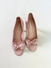 Load image into Gallery viewer, Chanel Pink ‘CC’ Dainty Bow Pumps (8.5)