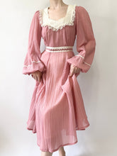 Load image into Gallery viewer, Mauve 1970s Gunne Sax Midi Dress (XS)