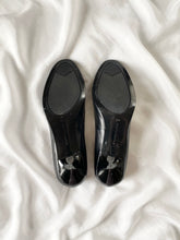Load image into Gallery viewer, Patent Leather Ballet Pump Kitten Heels (6.5)