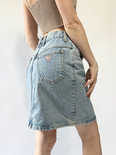 Load image into Gallery viewer, Vintage Guess Midwash 100% Cotton Denim Skirt (24")