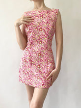 Load image into Gallery viewer, 90s Pink Daisy Mod Mini Dress (2)