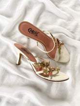 Load image into Gallery viewer, 2000s Pink Carlos Santana Open Toe Strappy Flower Heels (9)