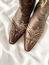 Load image into Gallery viewer, Brown Leather Butterfly Cowgirl Boots (9.5)