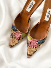 Load image into Gallery viewer, Vintage Moschino Tapestry Heels (6.5)
