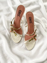 Load image into Gallery viewer, 2000s Pink Carlos Santana Open Toe Strappy Flower Heels (9)