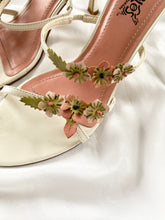 Load image into Gallery viewer, 2000s Pink Carlos Santana Open Toe Strappy Flower Heels (9)