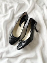 Load image into Gallery viewer, Patent Leather Ballet Pump Kitten Heels (6.5)
