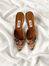 Load image into Gallery viewer, Vintage Moschino Tapestry Heels (6.5)