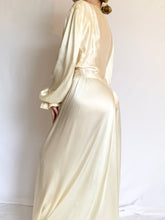Load image into Gallery viewer, 1930s Silk Pearl Ruffle Poet Sleeve Dressing Gown (S-M)