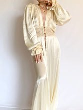 Load image into Gallery viewer, 1930s Silk Pearl Ruffle Poet Sleeve Dressing Gown (S-M)