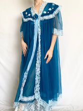 Load image into Gallery viewer, Deep Blue Lace Trim Peignoir and Nightgown Set (S/M)
