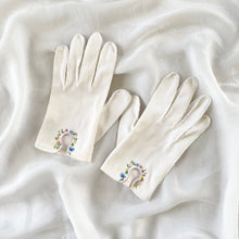 Load image into Gallery viewer, Floral Embroidered 1950s Christian Dior Gloves