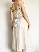 Load image into Gallery viewer, Blue Bow 50s Peignoir and Nightgown Set (S-M)