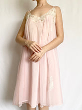Load image into Gallery viewer, Fairy Flutters 60s Pink Peignoir and Nightgown Set (S/M)