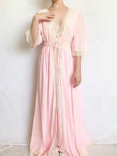 Load image into Gallery viewer, 1970s Bubblegum Pink Peignoir and Nightgown Set (S-M)