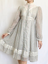 Load image into Gallery viewer, 1970s Gunne Sax Ditzy Floral Victorian Inspired Prairie Dress (XXS)