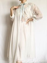 Load image into Gallery viewer, Blue Bow 50s Peignoir and Nightgown Set (S-M)