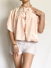 Load image into Gallery viewer, Antique Pink Silky 1940s Bed Jacket (XS-M)