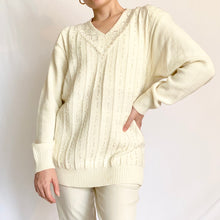 Load image into Gallery viewer, Creamy White Vintage 1980s Pearl V-Neck Sweater (S)