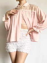Load image into Gallery viewer, Pink 1950s Bed Jacket (XS/S)