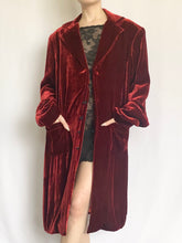 Load image into Gallery viewer, 1990s Red Velvet Dressing Robe Duster Jacket (L)