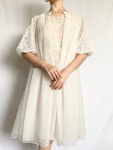 Load image into Gallery viewer, White Lace Trim 50s Peignoir and Nightgown Set (S-M)