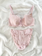 Load image into Gallery viewer, Pretty Pink Bra & Panty Set (36C, L)