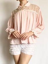 Load image into Gallery viewer, Pink 1950s Bed Jacket (XS/S)