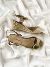 Load image into Gallery viewer, Sage Green Vintage Laura Ashley Rose Jute Wedges (8)