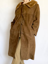 Load image into Gallery viewer, 1960s Brown Mink Collar Trench Coat (M)