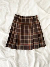 Load image into Gallery viewer, Brown Plaid Vintage Pleated Mini Skirt (XS)