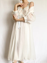 Load image into Gallery viewer, Blue Bow 50s Peignoir and Nightgown Set (S-M)