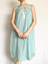 Load image into Gallery viewer, Blue 1960s Groovy Flower Peignoir and Nightgown Set (S)