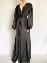 Load image into Gallery viewer, Black 1960s Sheer Peignoir Robe (M)