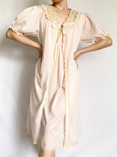 Load image into Gallery viewer, Pink 1950s Delicate Nightgown and Peignoir Set (S)