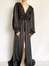 Load image into Gallery viewer, Black 1960s Sheer Peignoir Robe (M)