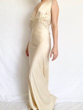 Load image into Gallery viewer, Pure Silk Champagne Slip Gown (XL)