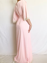 Load image into Gallery viewer, 1970s Bubblegum Pink Peignoir and Nightgown Set (S-M)