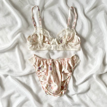 Load image into Gallery viewer, Vintage Valentino Floral Bra and Panty Set (34B)